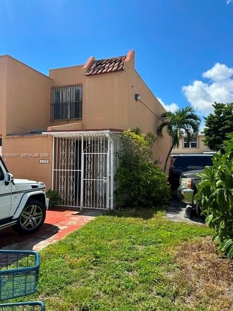 1174 W 40th St # 48, Hialeah FL 33012 — 1