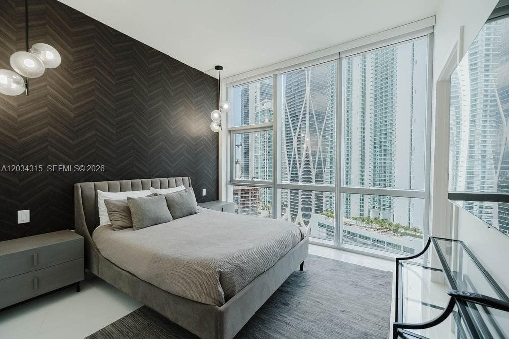 Paramount Miami Worldcent, Miami, FL — 12