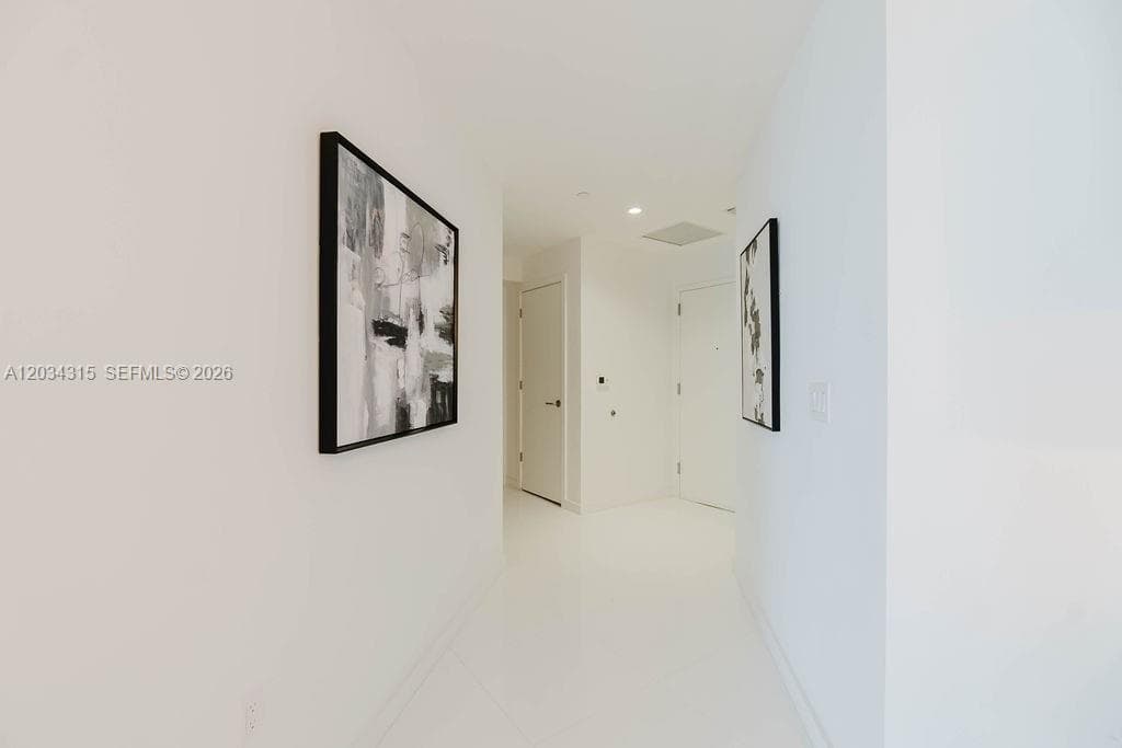 Paramount Miami Worldcent, Miami, FL — 7