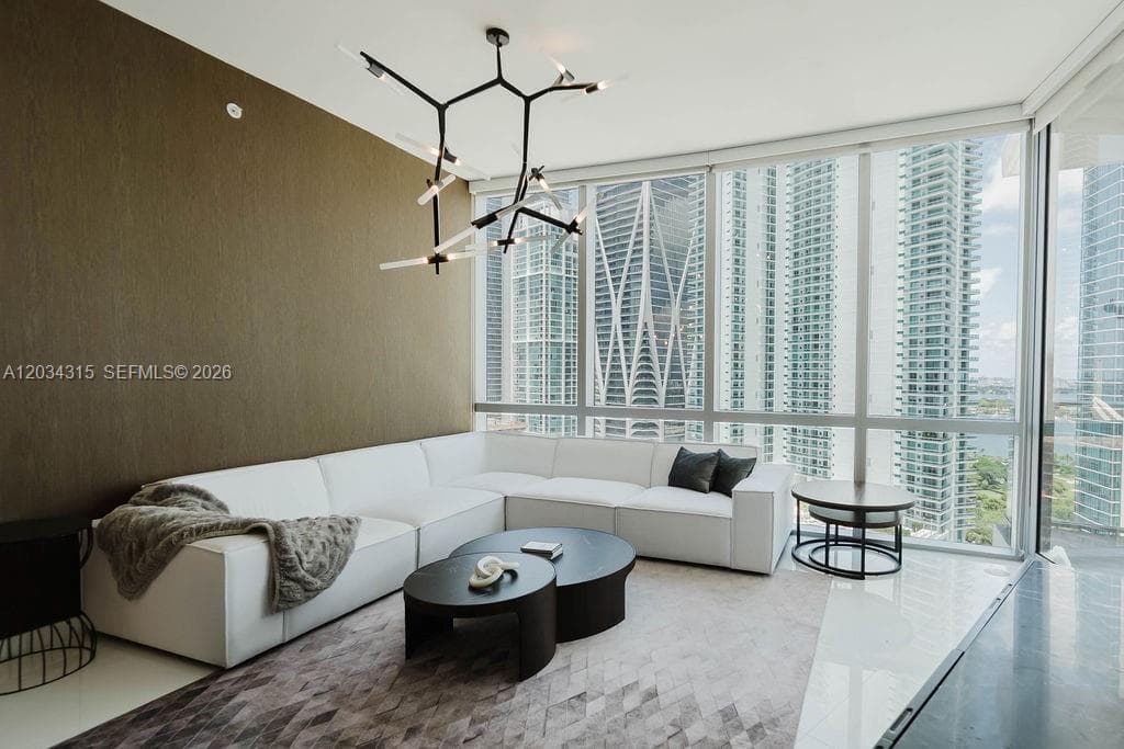 Paramount Miami Worldcent, Miami, FL — 18
