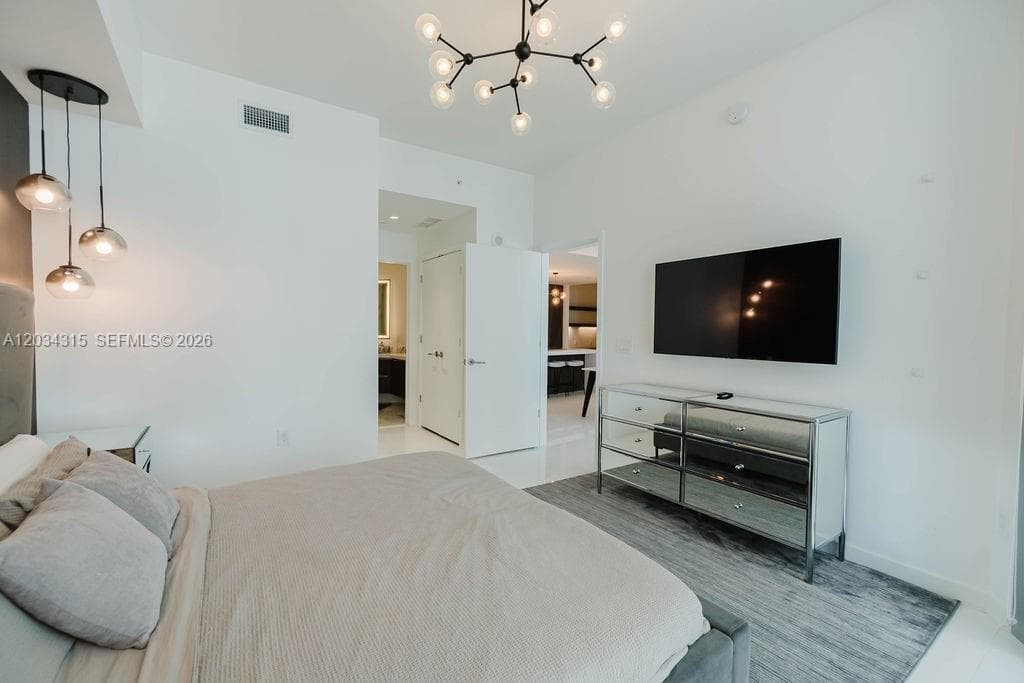 Paramount Miami Worldcent, Miami, FL — 21