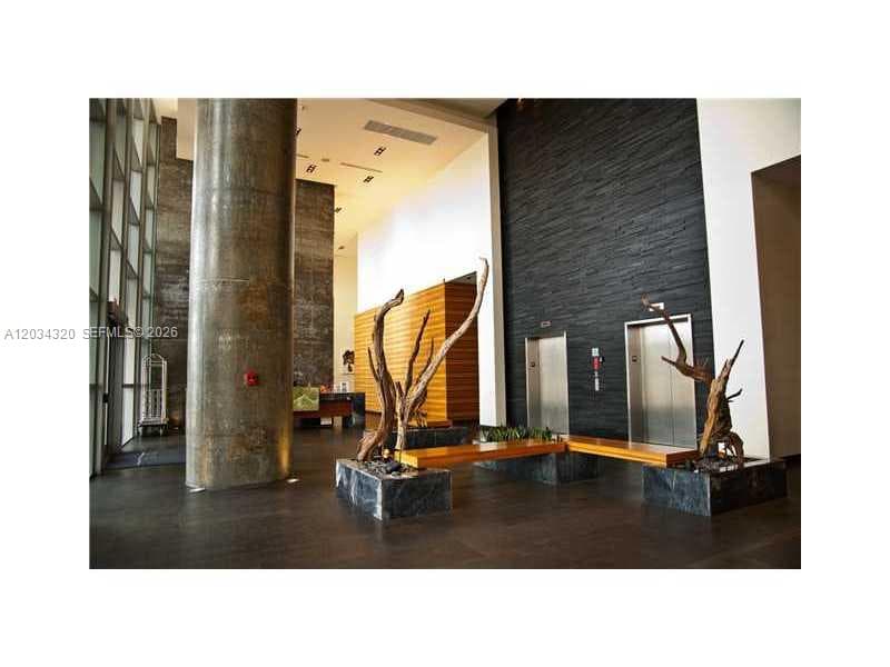 888 Biscayne Blvd # 3310, Miami FL 33132 — 16