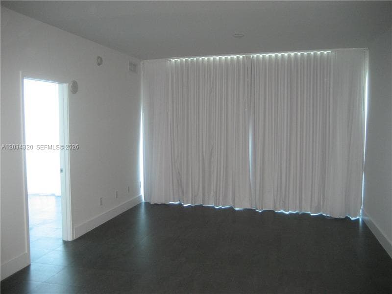 888 Biscayne Blvd # 3310, Miami FL 33132 — 3