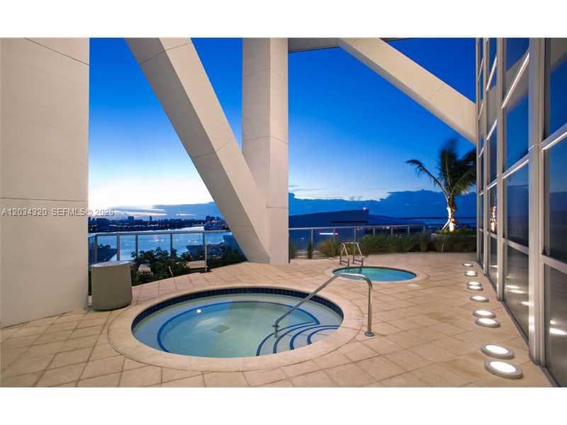 888 Biscayne Blvd # 3310, Miami FL 33132 — 5