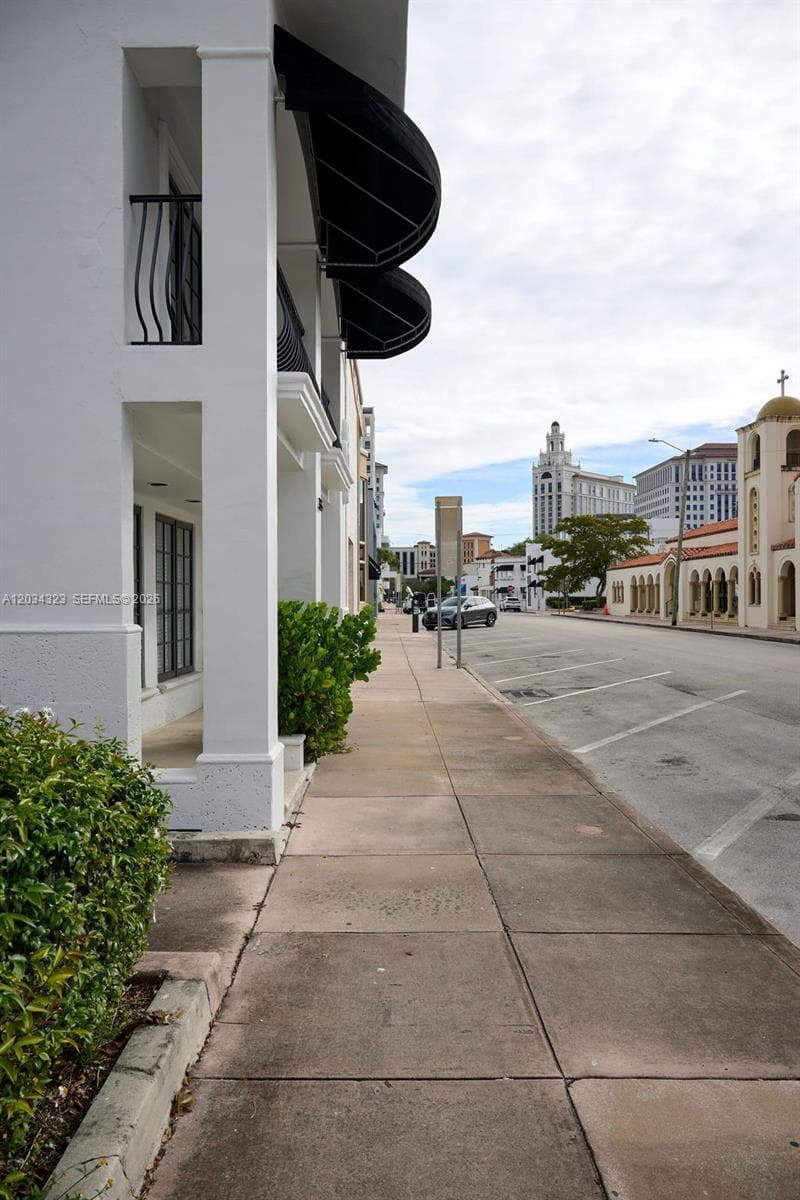 355 Palermo Ave, Coral Gables FL 33134 — 6