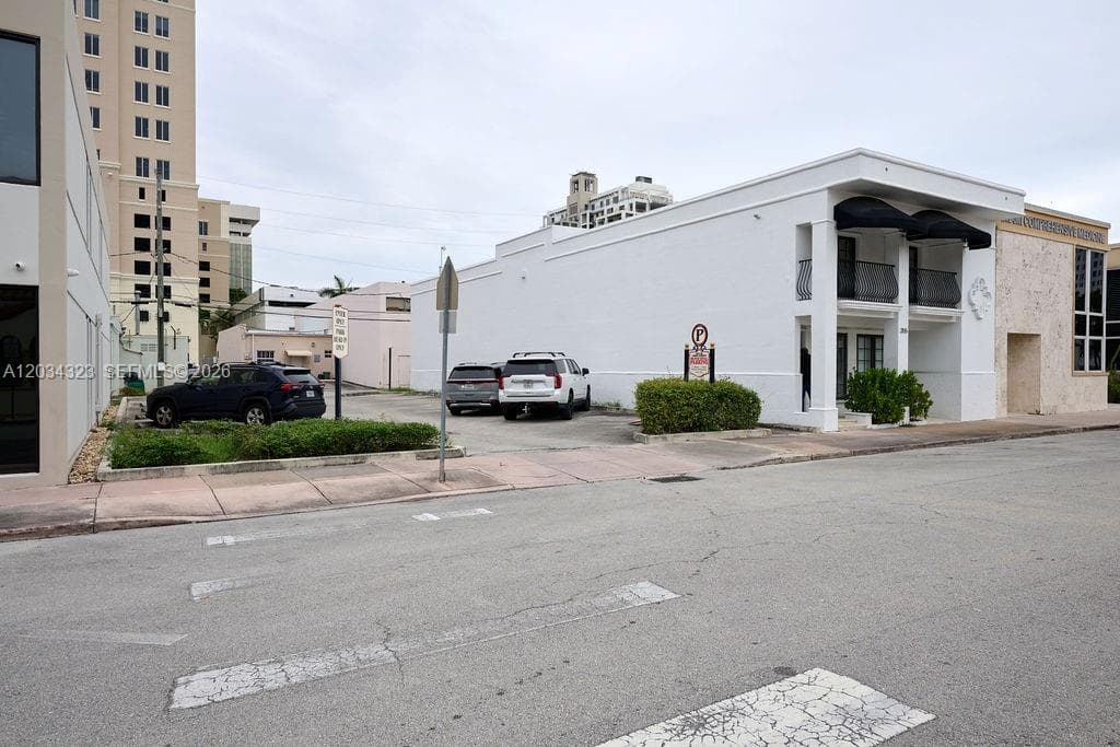 355 Palermo Ave, Coral Gables FL 33134 — 4