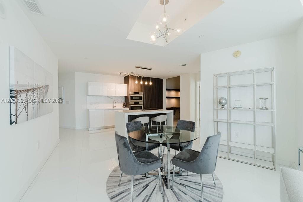 851 NE 1st Ave # 2303, Miami FL 33132 — 13
