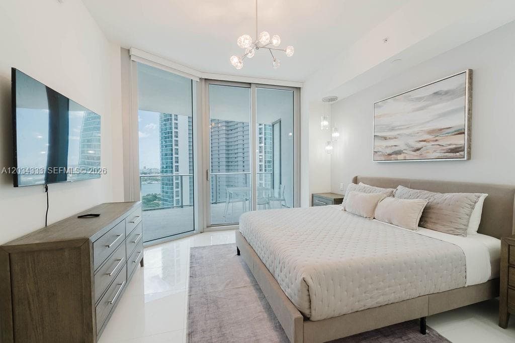 851 NE 1st Ave # 2303, Miami FL 33132 — 16