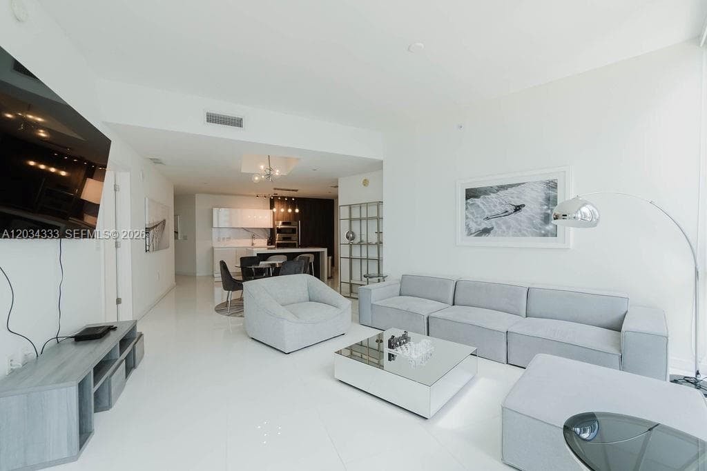 851 NE 1st Ave # 2303, Miami FL 33132 — 12