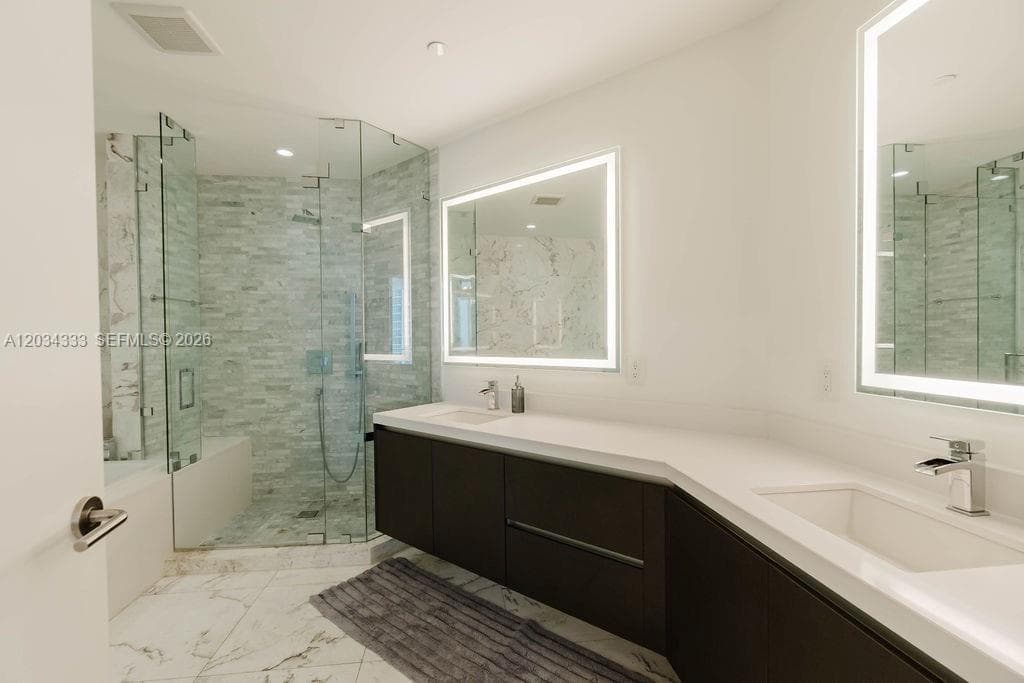 851 NE 1st Ave # 2303, Miami FL 33132 — 20