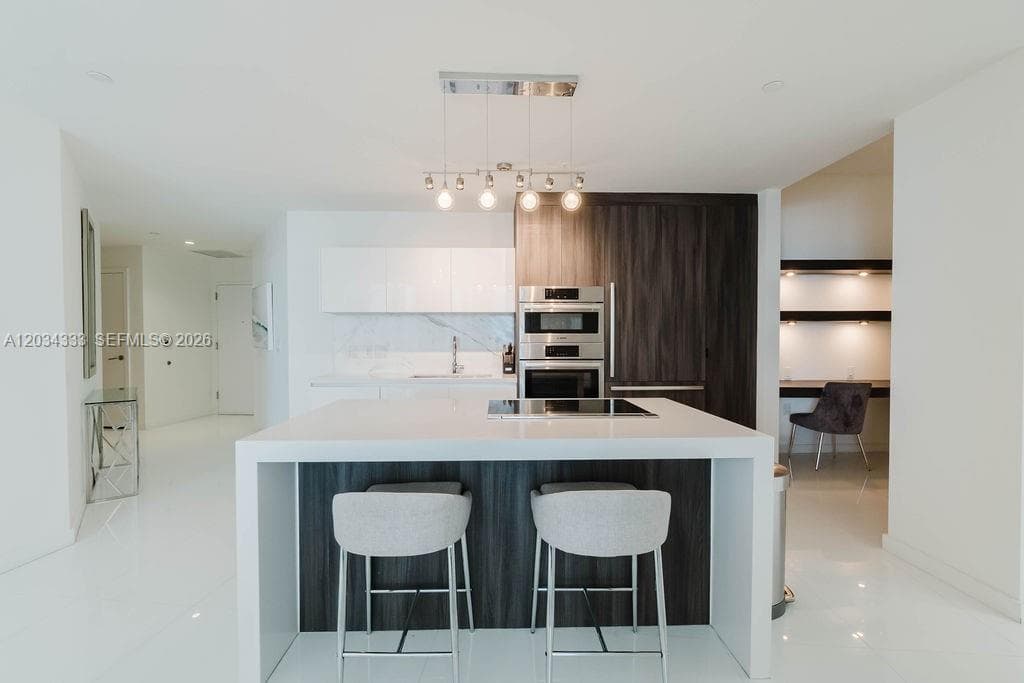 851 NE 1st Ave # 2303, Miami FL 33132 — 10