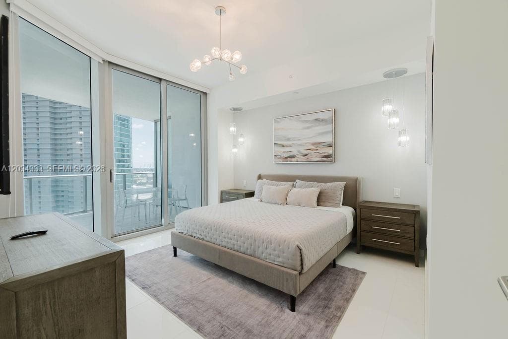 851 NE 1st Ave # 2303, Miami FL 33132 — 14