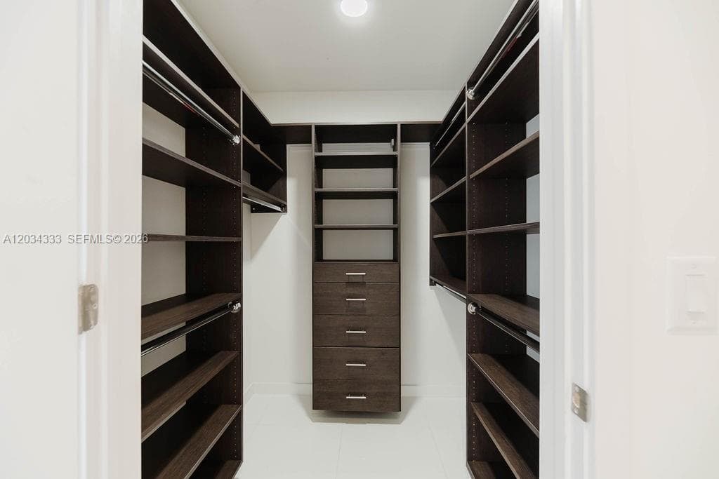 851 NE 1st Ave # 2303, Miami FL 33132 — 18