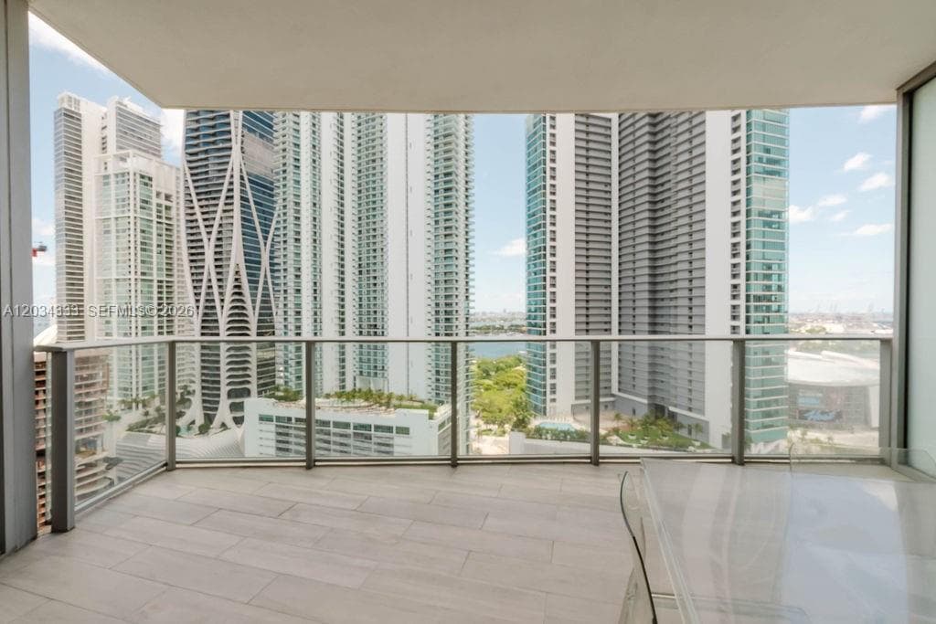 851 NE 1st Ave # 2303, Miami FL 33132 — 37