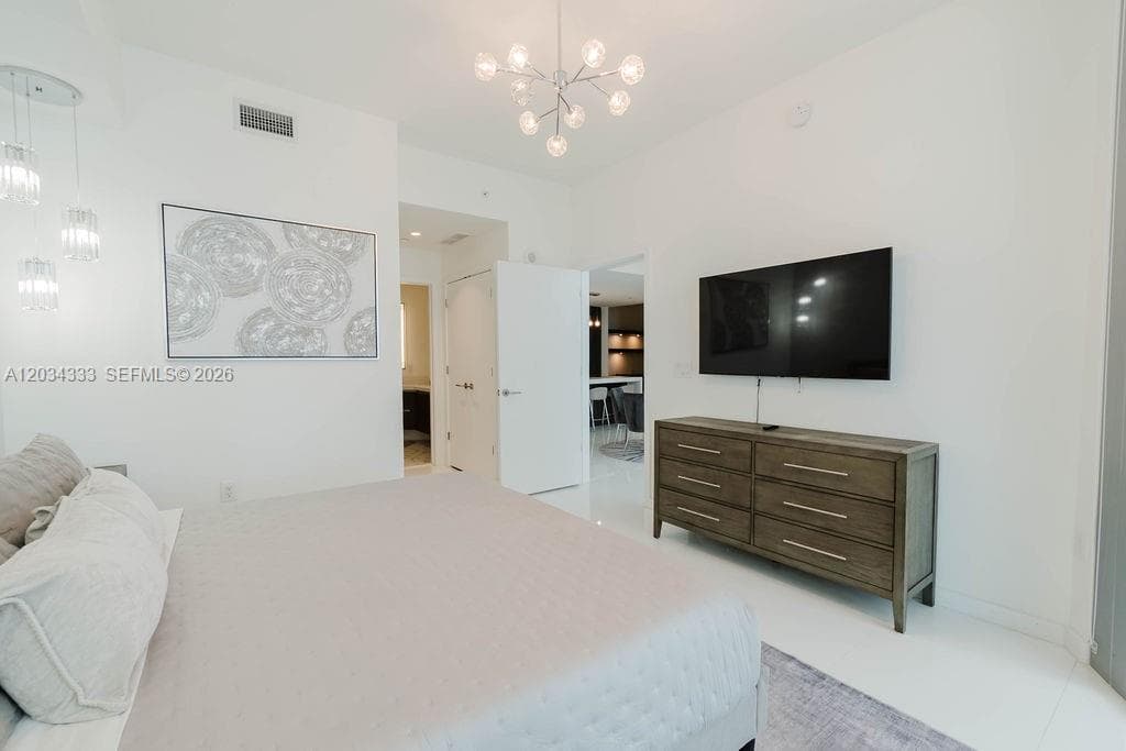 851 NE 1st Ave # 2303, Miami FL 33132 — 15