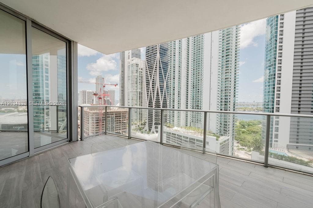 851 NE 1st Ave # 2303, Miami FL 33132 — 35