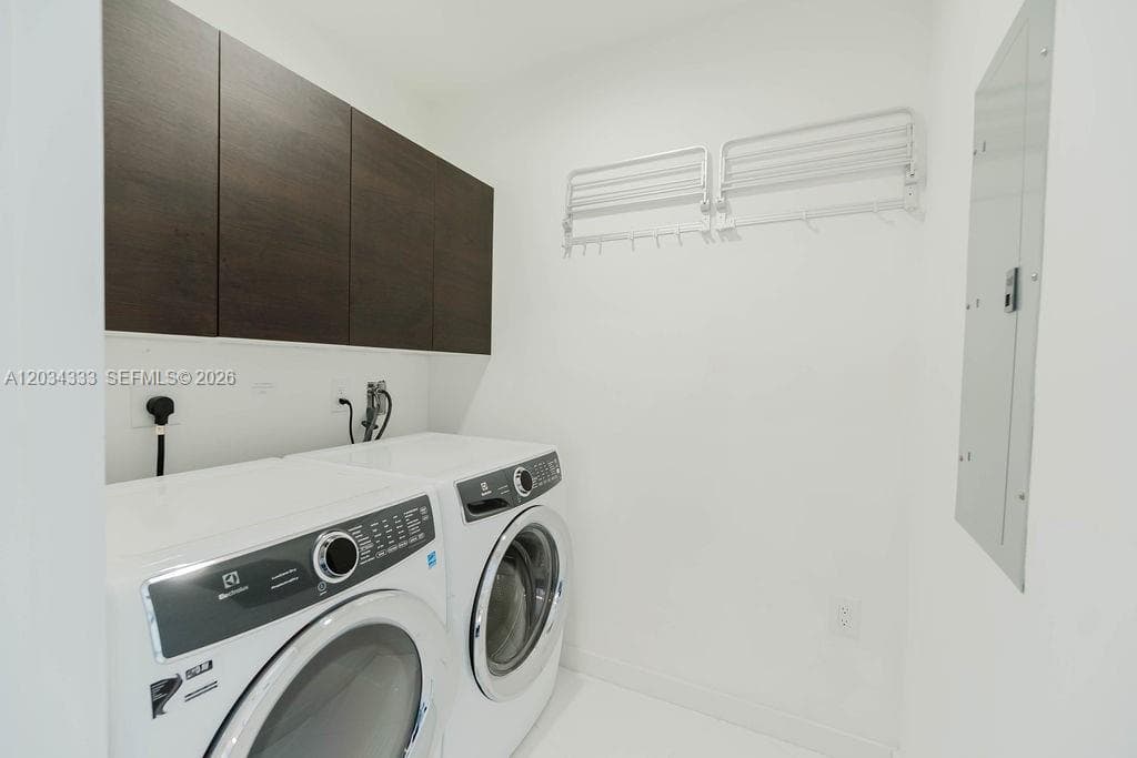 851 NE 1st Ave # 2303, Miami FL 33132 — 31