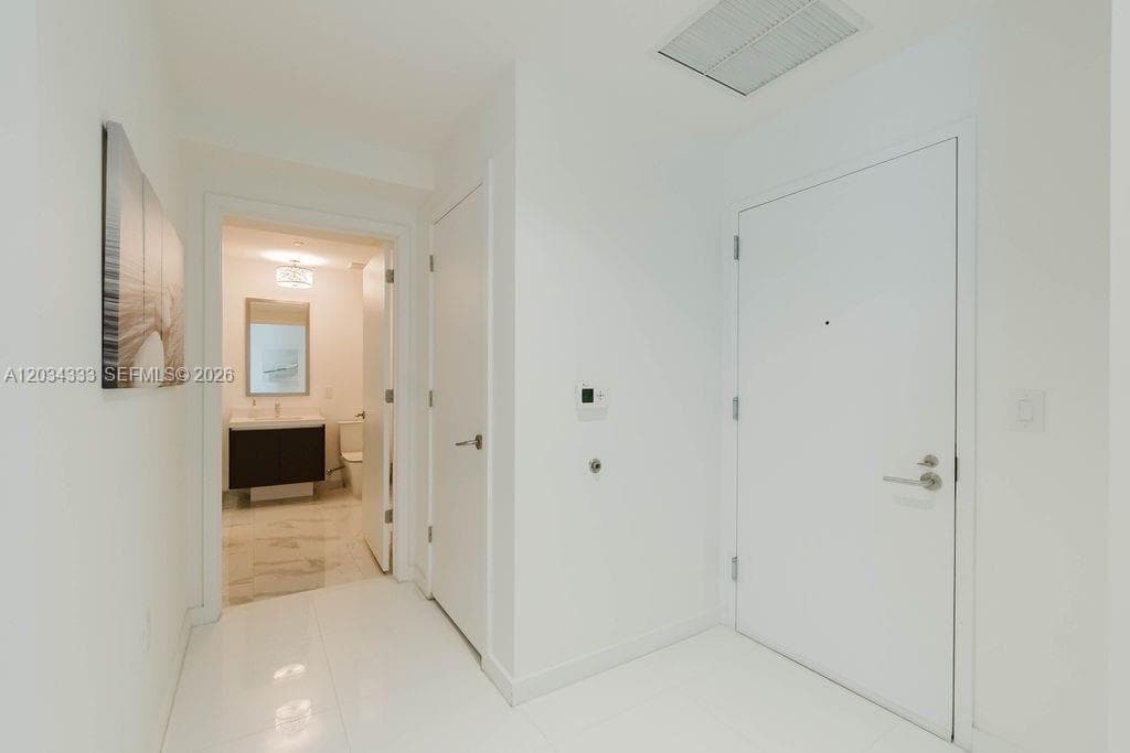 851 NE 1st Ave # 2303, Miami FL 33132 — 4