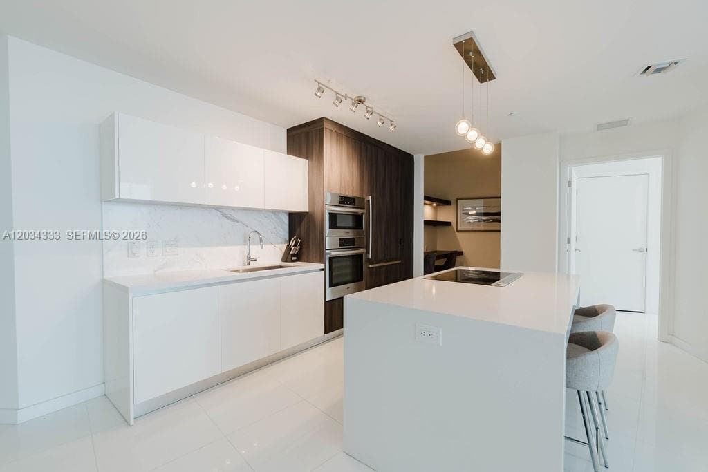 851 NE 1st Ave # 2303, Miami FL 33132 — 8