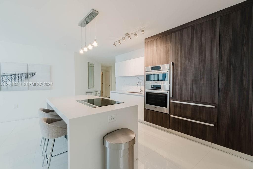 851 NE 1st Ave # 2303, Miami FL 33132 — 25