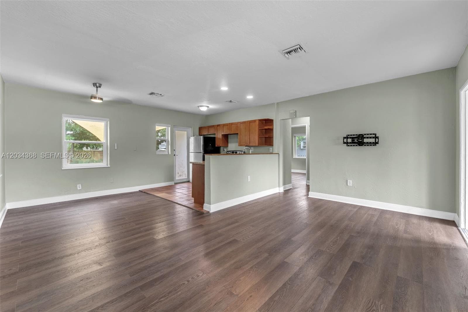 421 NW 105th St, Miami FL 33150 — 5