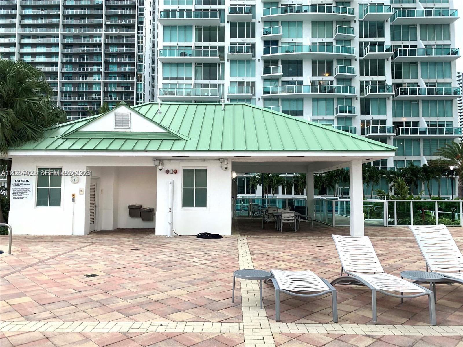 31 SE 5th St # 1910, Miami FL 33131 — 16