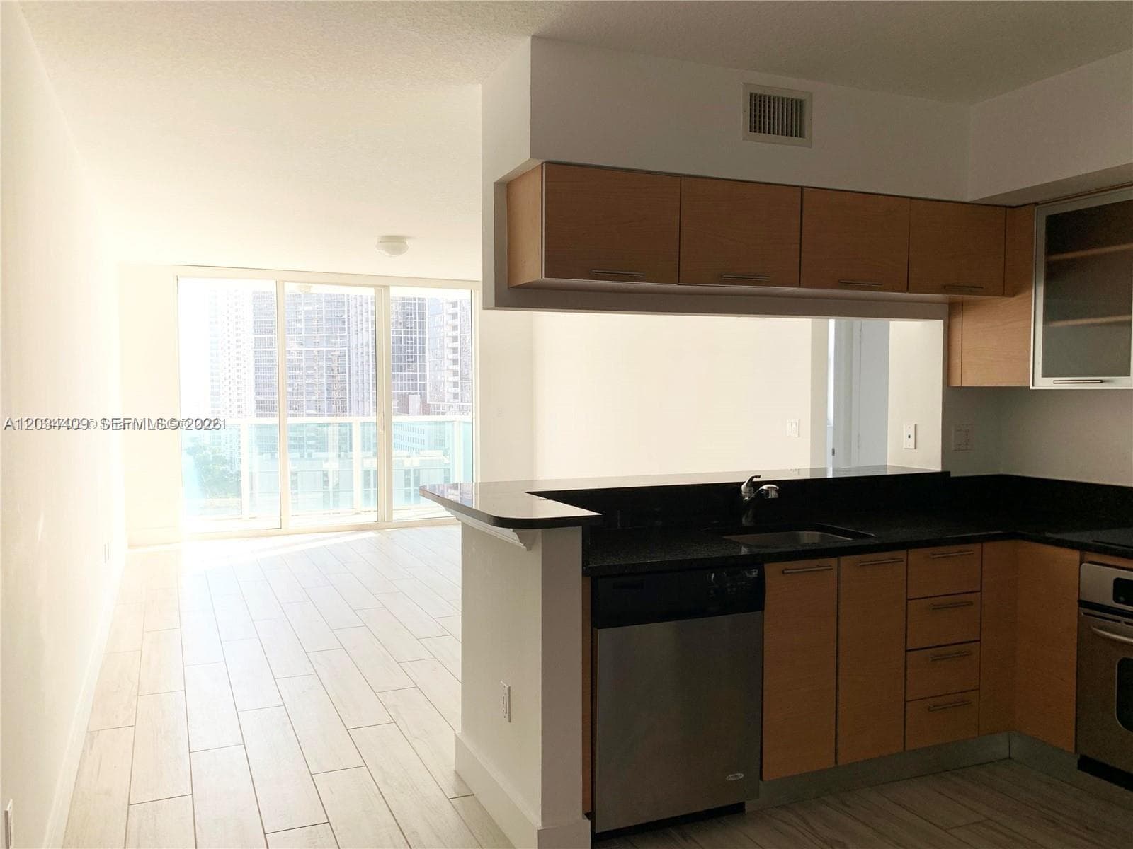 31 SE 5th St # 1910, Miami FL 33131 — 5
