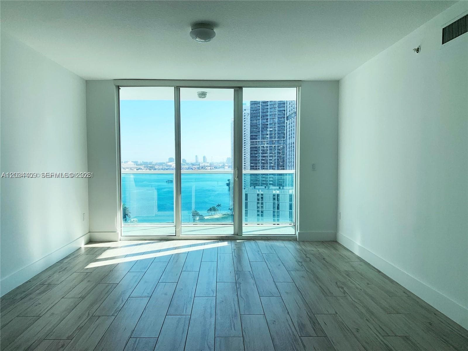 31 SE 5th St # 1910, Miami FL 33131 — 9