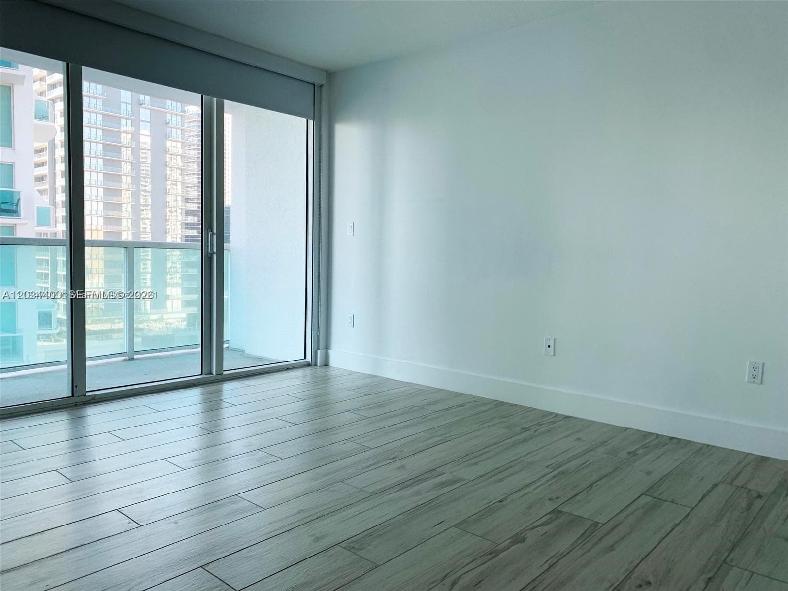 31 SE 5th St # 1910, Miami FL 33131 — 10