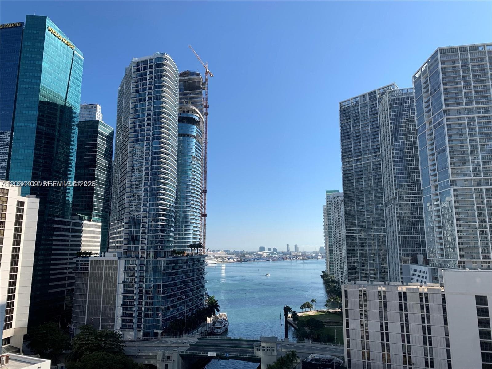 31 SE 5th St # 1910, Miami FL 33131 — 19