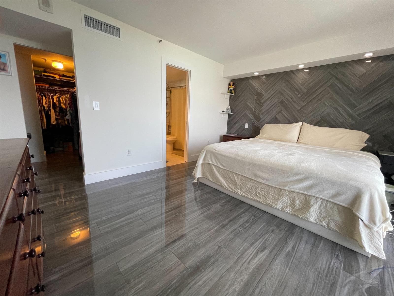 2457 Collins Avenue # 504, Miami Beach FL 33140 — 4