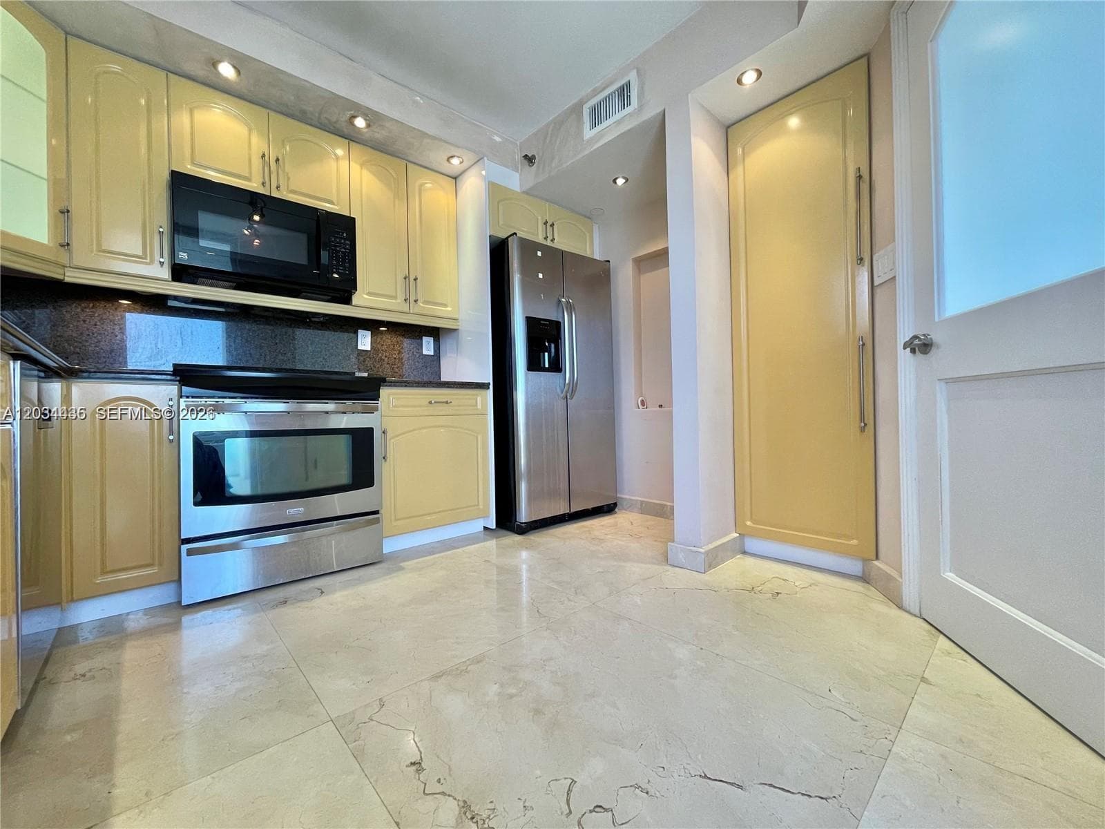 3300 NE 192nd St # 1712, Aventura FL 33180 — 13