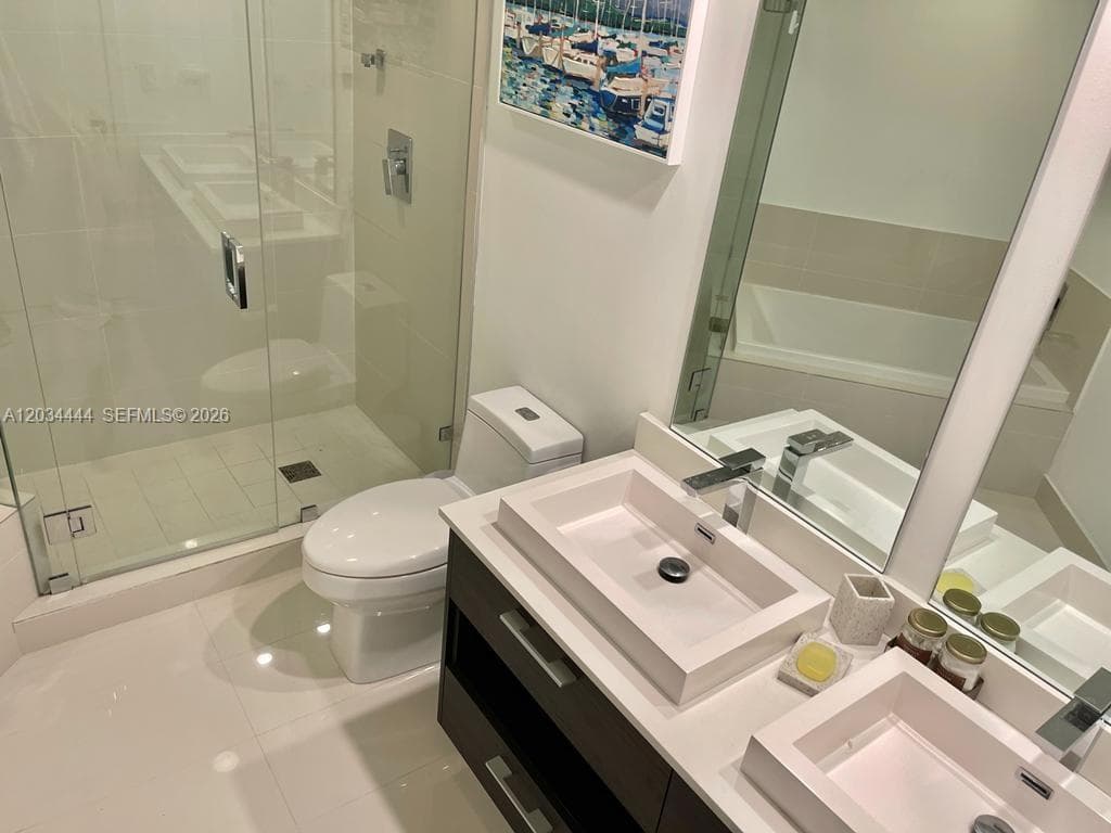 45 SW 9th St # 2201, Miami FL 33130 — 13