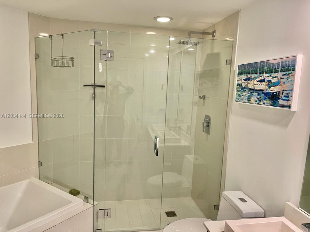 45 SW 9th St # 2201, Miami FL 33130 — 14