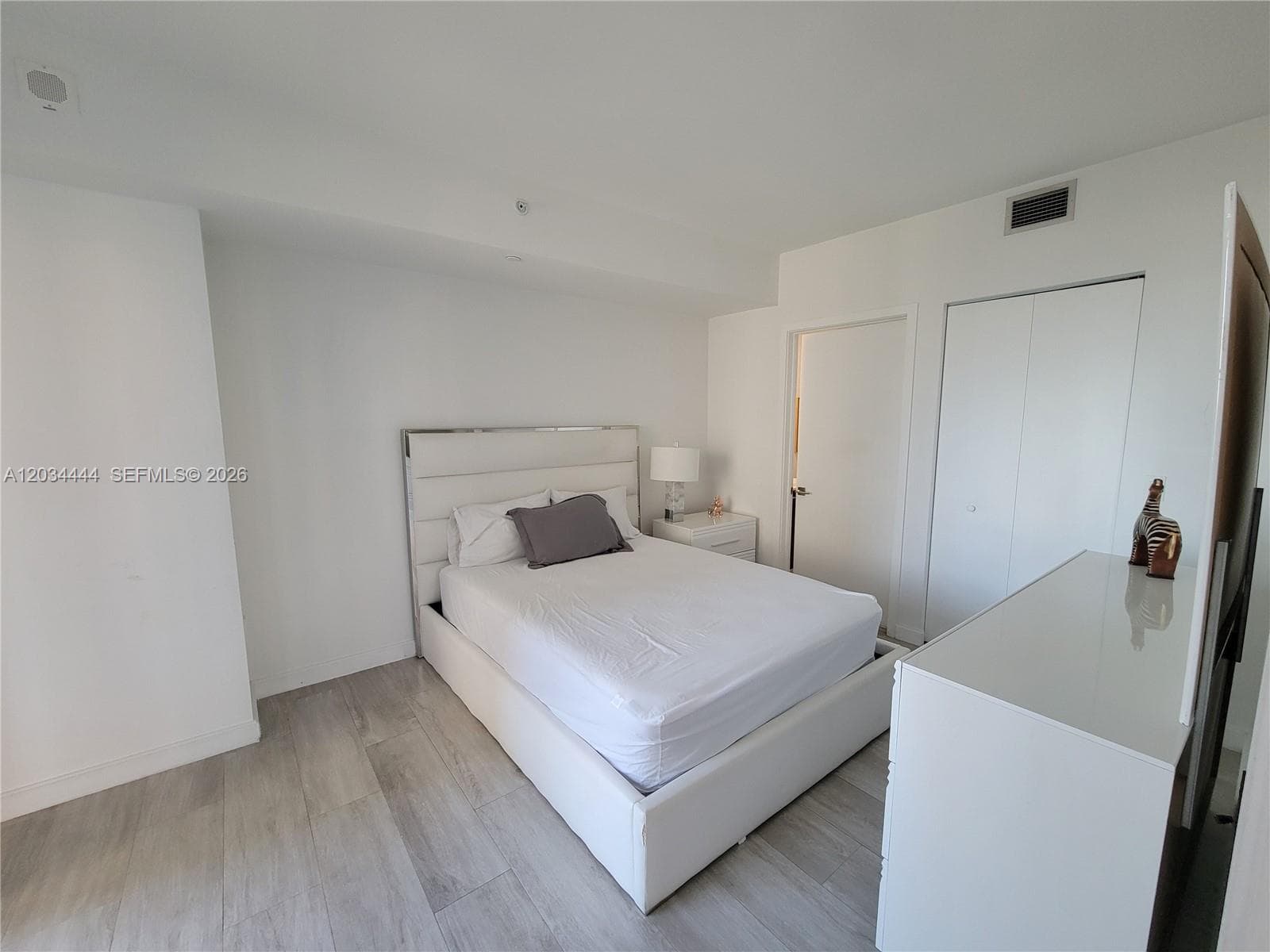 45 SW 9th St # 2201, Miami FL 33130 — 15