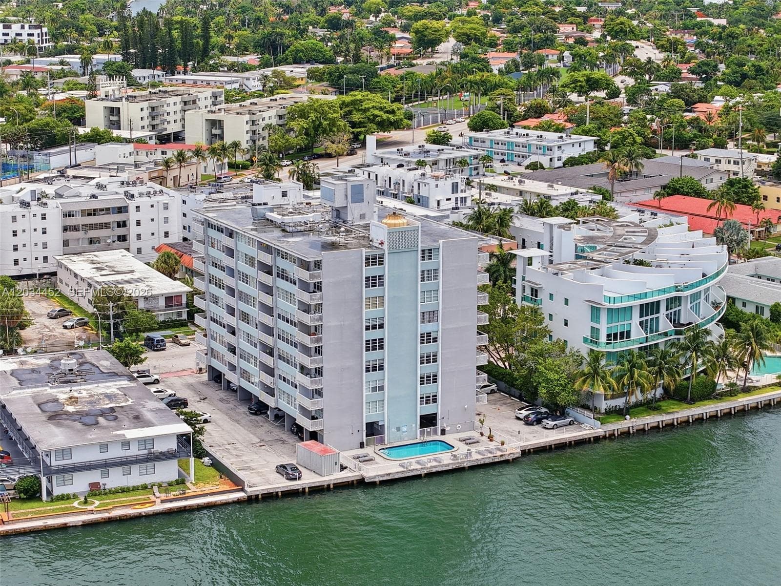 2016 Bay Dr # 504, Miami Beach FL 33141 — 3