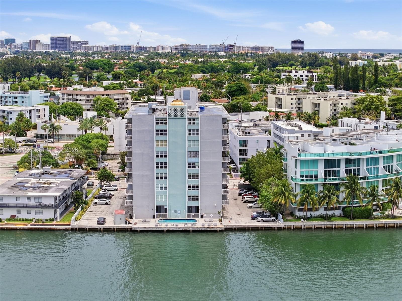 2016 Bay Dr # 504, Miami Beach FL 33141 — 4