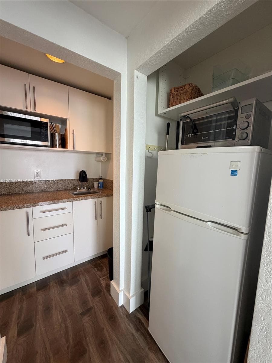 700 Biltmore Way # 1216, Coral Gables FL 33134 — 10