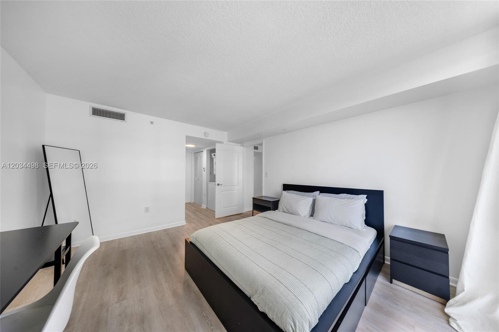 2101 Brickell Ave # 605, Miami FL 33129 — 17