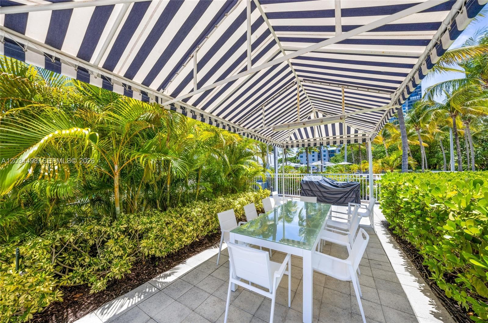 2101 Brickell Ave # 605, Miami FL 33129 — 33