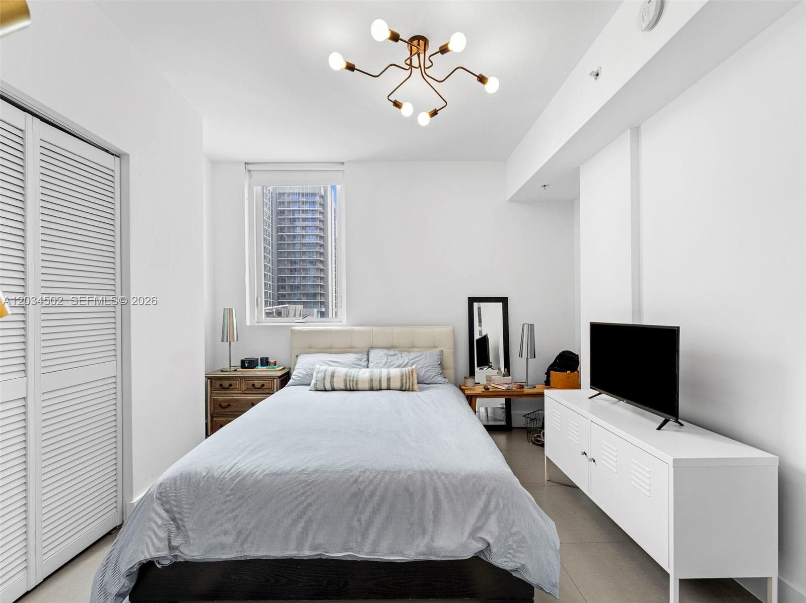 253 NE 2nd St # 1801, Miami FL 33132 — 23