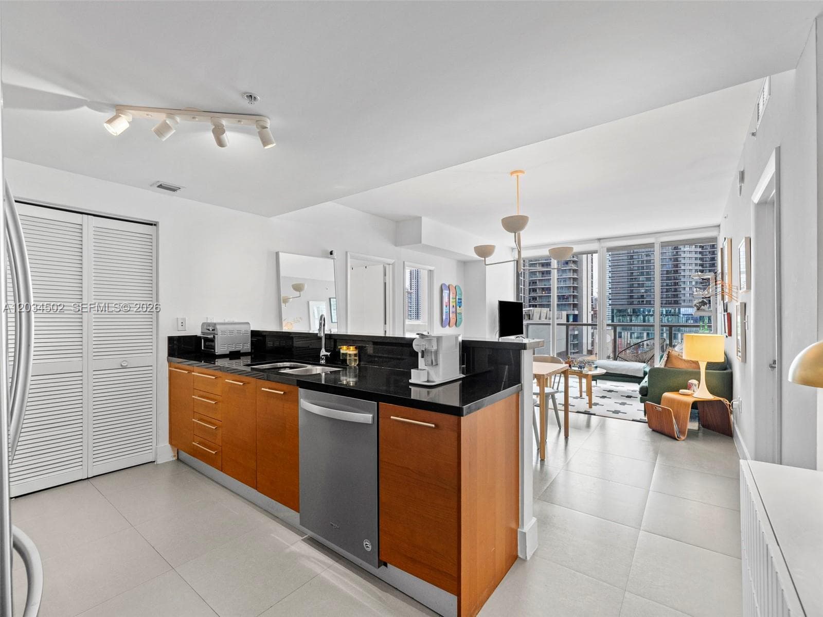 253 NE 2nd St # 1801, Miami FL 33132 — 3