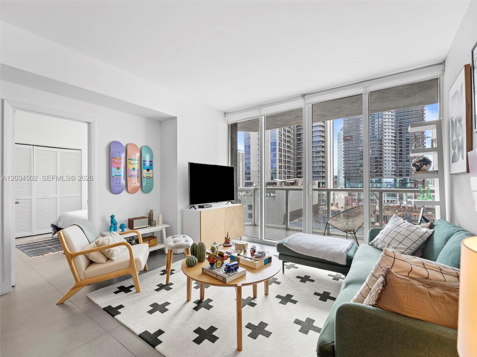 253 NE 2nd St # 1801, Miami FL 33132 — 1