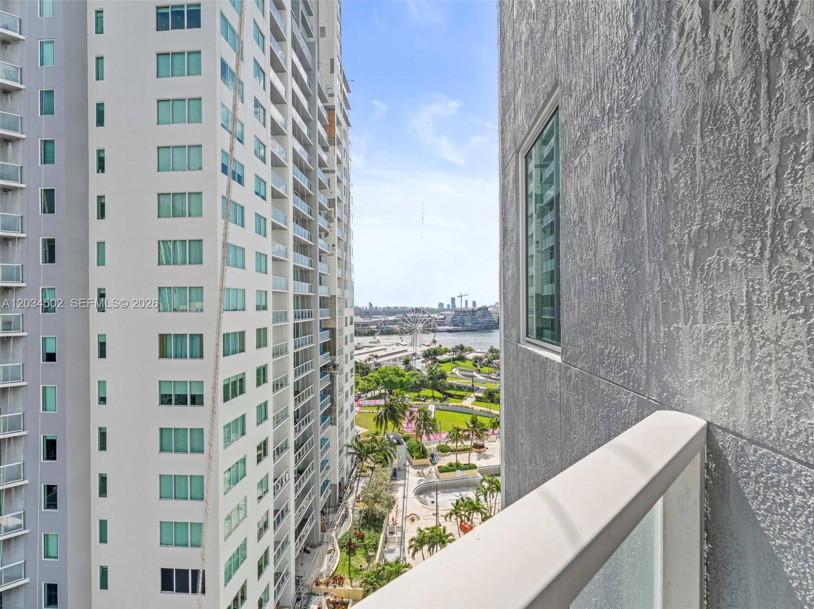 253 NE 2nd St # 1801, Miami FL 33132 — 28