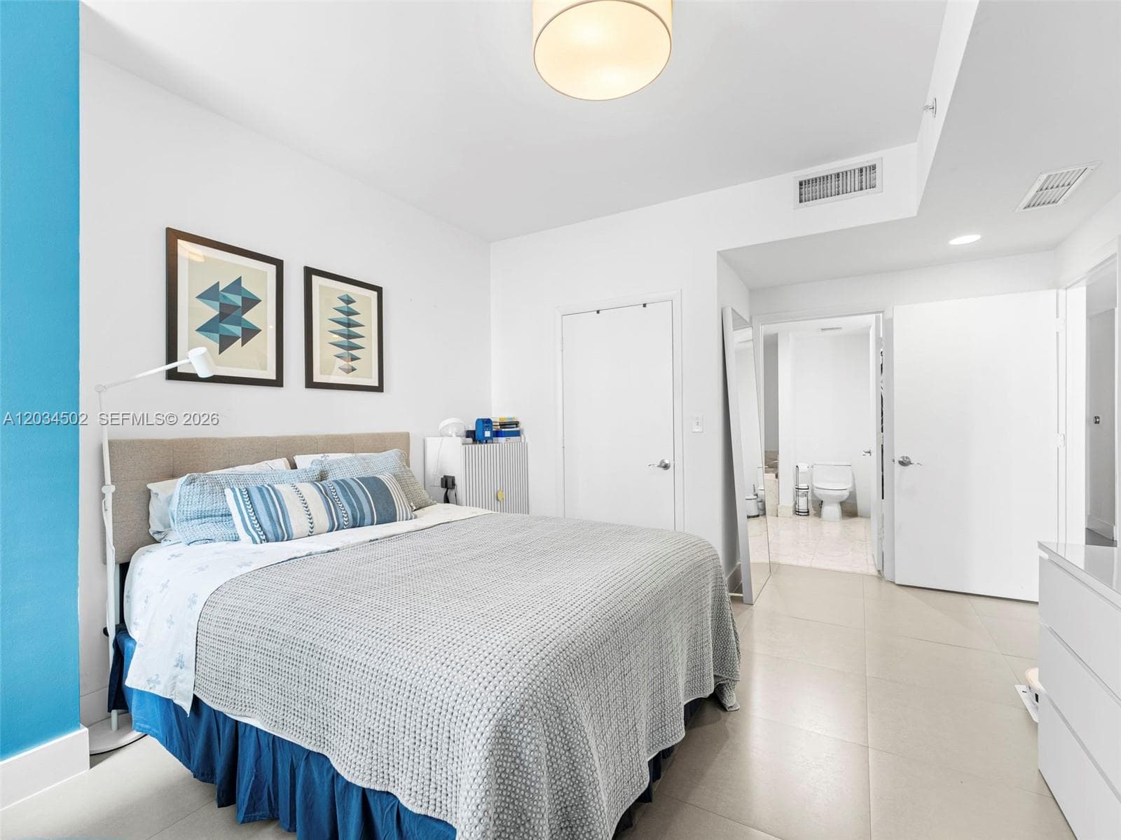 253 NE 2nd St # 1801, Miami FL 33132 — 18
