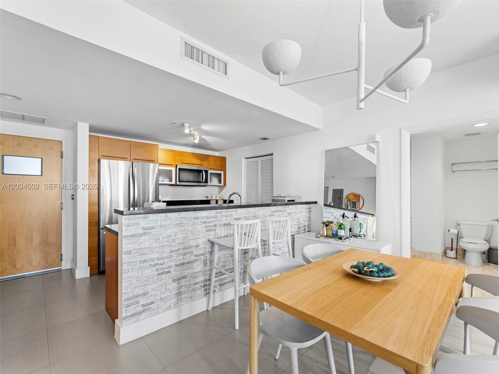 253 NE 2nd St # 1801, Miami FL 33132 — 8