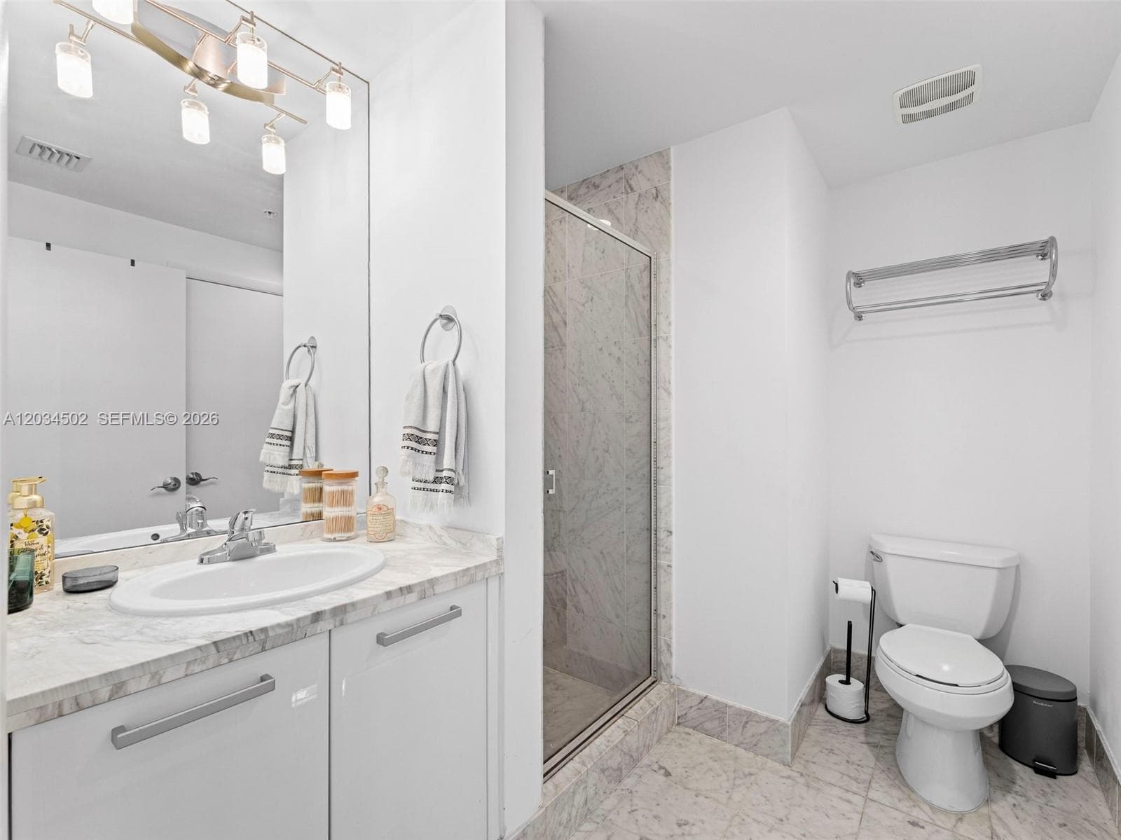 253 NE 2nd St # 1801, Miami FL 33132 — 25