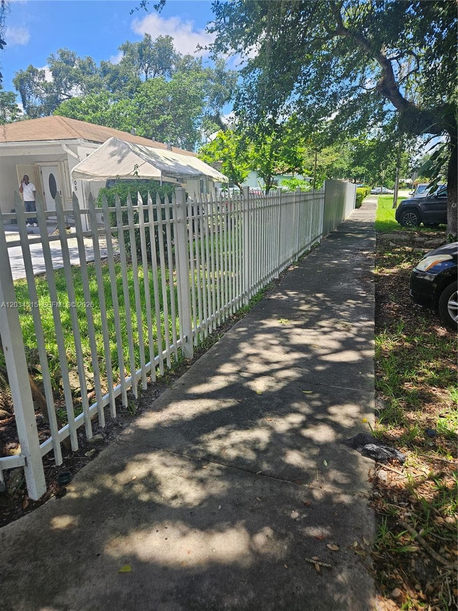 1905 NW 113th Ter, Miami FL 33167 — 2