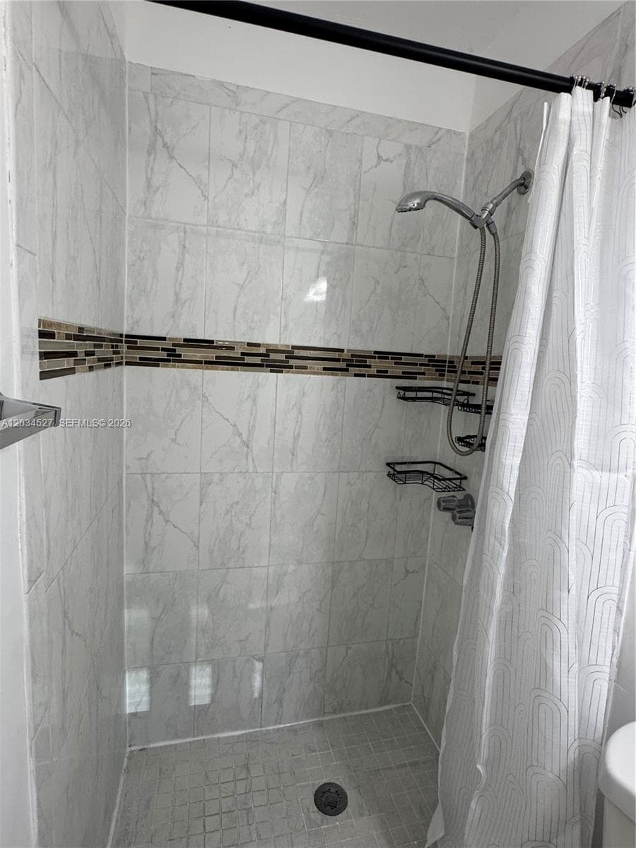 540 Beacom Blvd # 540, Miami FL 33135 — 12