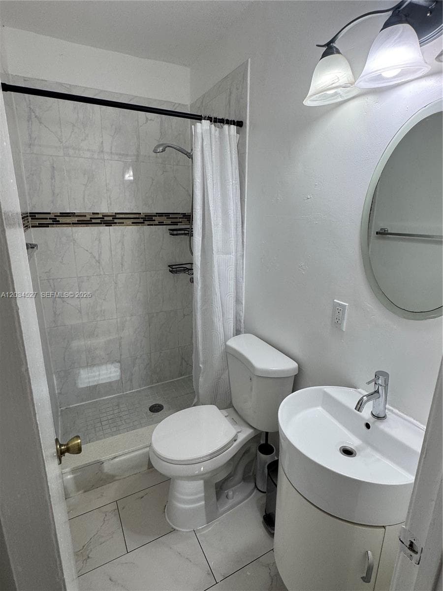 540 Beacom Blvd # 540, Miami FL 33135 — 14